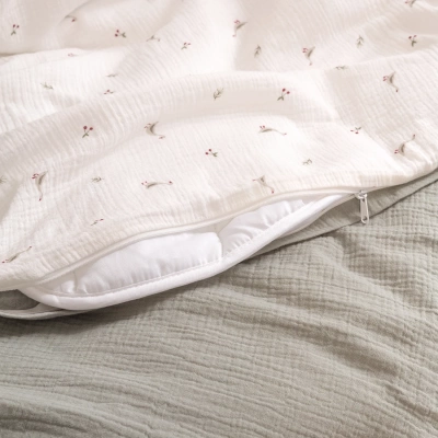 Постельное бельё Muslin КПБ3-М.1.22х2.8 гуси/шалфей (Perina)