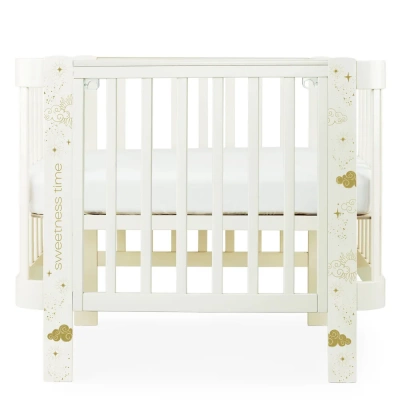 Детская кровать HAPPY BABY MOMMY LOVE (молочный) 95026 с опускающейся стенкой, маятник продольный