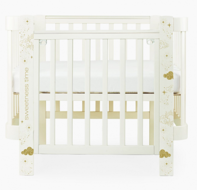 Детская кровать HAPPY BABY MOMMY LOVE (молочный) 95026 с опускающейся стенкой, маятник продольный